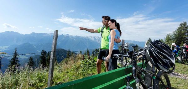 Pakiet "Rowerem przez salzburskie hale" w Tennengau oferuje wycieczkę rowerową z piękną alpejską panoramą w tle.